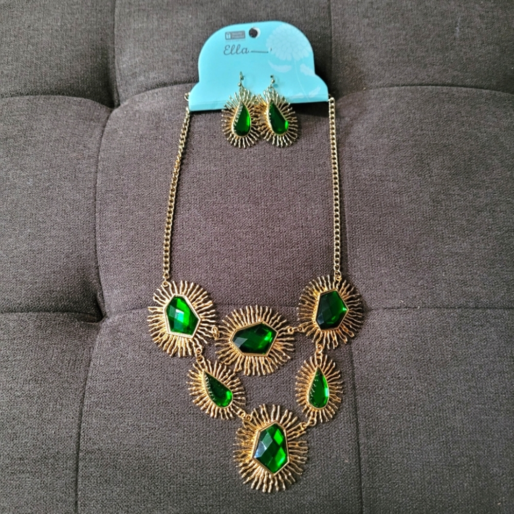 Ella High Fashion Accessories-Necklace and Earrings Green and Gold